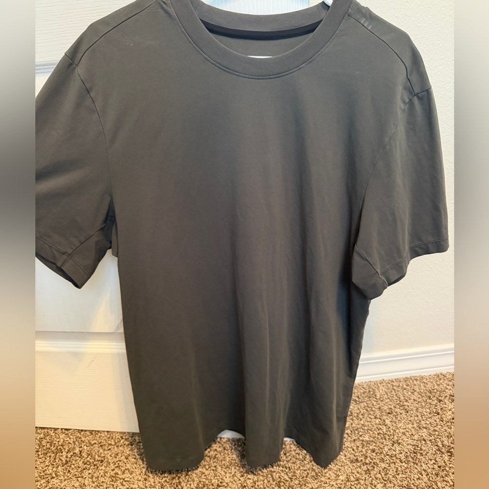 Men’s lululemon tshirt